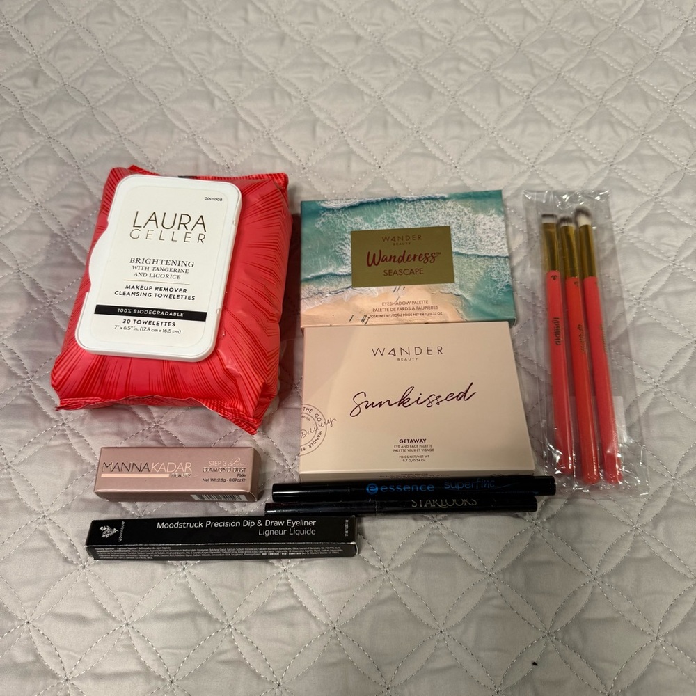 Laura Geller Makeup Cleansing Towelettes, wander eyeshadows, plus more!